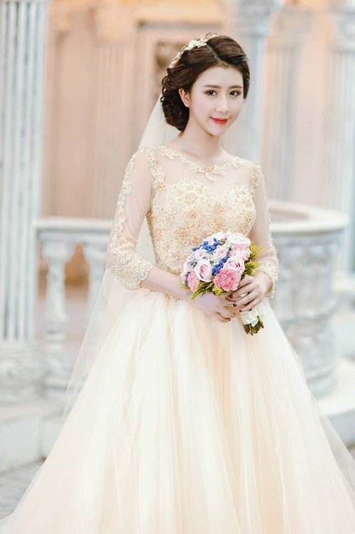 Cách chọn váy cưới cho cô dâu vai rộng đẹp lộng lẫy