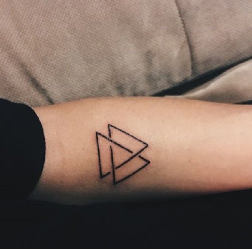 Hình xăm tam giác đẹp với ý nghĩa đặc biệt-4