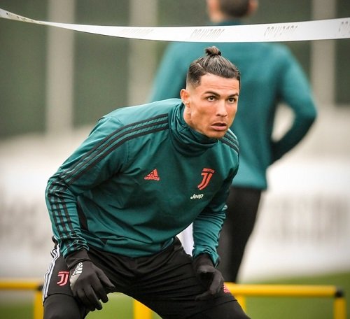 13 Kiểu tóc của Cristiano Ronaldo CR7 lịch lãm nhất-6