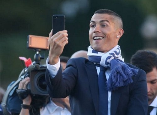 13 Kiểu tóc của Cristiano Ronaldo CR7 lịch lãm nhất-9