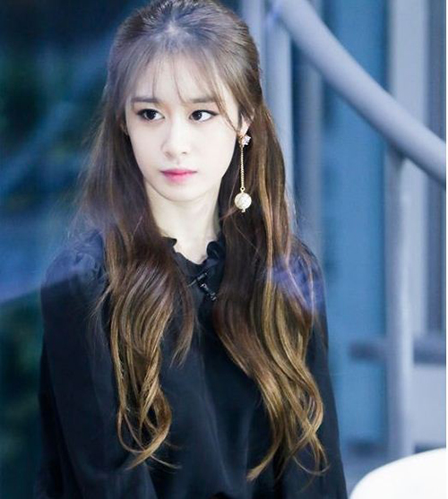 10 Kiểu tóc uốn nhẹ phần đuôi Hàn Quốc đẹp long lanh