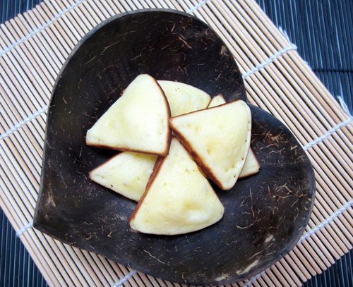 Cách làm bánh bông lan tam giác thơm mềm-6