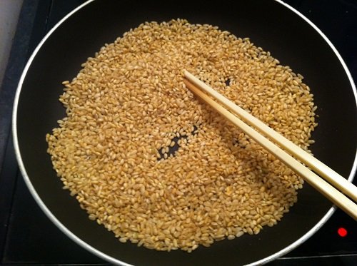 3 Cách làm gạo lứt muối mè giảm cân hiệu quả-4