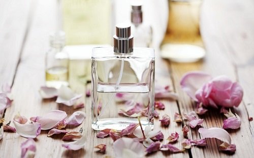 Fragrance là gì? Lợi ích và tác hại của các loại Fragrance