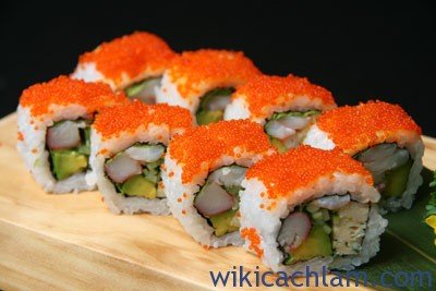 Cách làm sushi cá hồi bổ dưỡng tại nhà-4